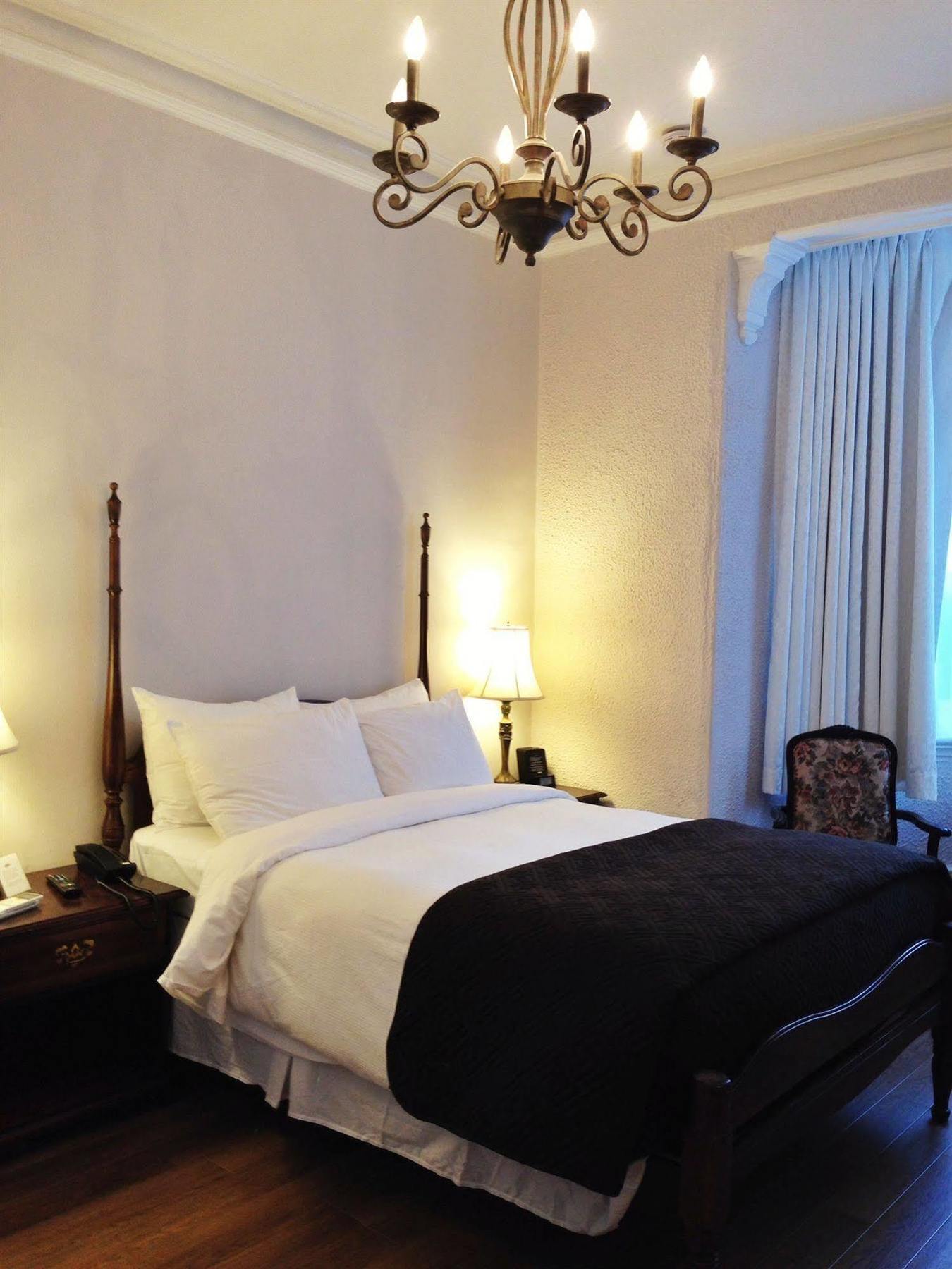 Ambrose House & Cafe - Self Check-In Guesthouse Montréal Exteriör bild